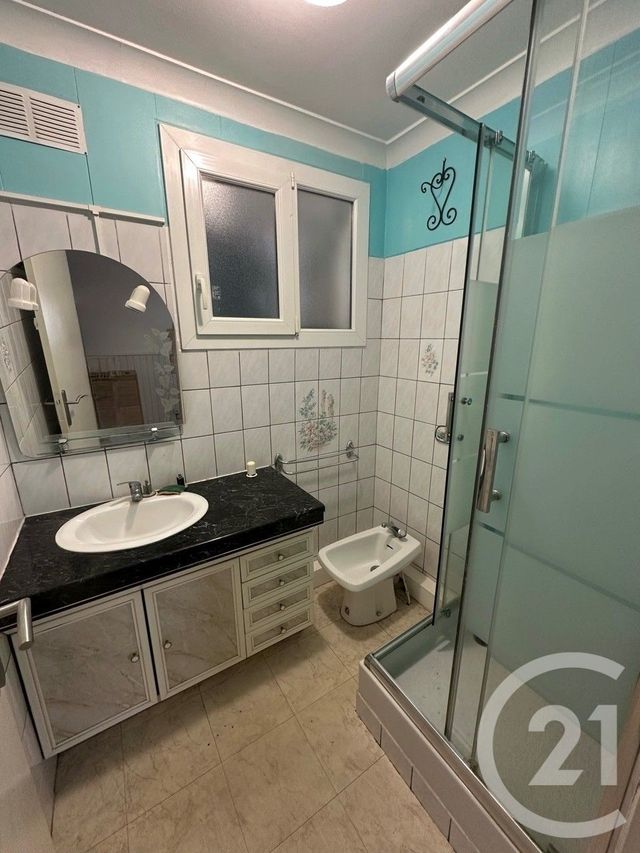 Afficher la photo en grand Appartement F3 à vendre - 3 pièces - 50.85 m2 - PESSAC - 33 - AQUITAINE - Century 21 A.C.O