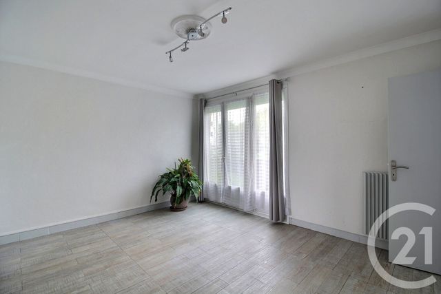 Afficher la photo en grand Appartement F3 à vendre - 3 pièces - 50.85 m2 - PESSAC - 33 - AQUITAINE - Century 21 A.C.O