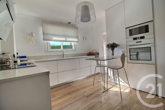 Afficher la photo en grand maison à vendre - 6 pièces - 184.9 m2 - PESSAC - 33 - AQUITAINE - Century 21 A.C.O