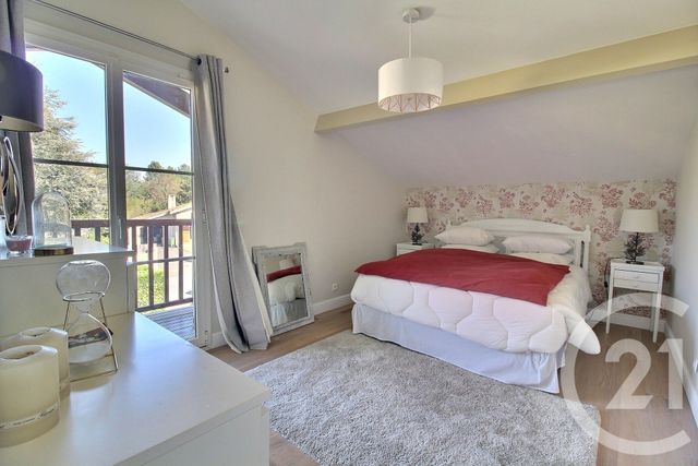 Afficher la photo en grand maison à vendre - 6 pièces - 184.9 m2 - PESSAC - 33 - AQUITAINE - Century 21 A.C.O