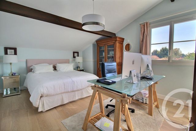 Afficher la photo en grand maison à vendre - 6 pièces - 184.9 m2 - PESSAC - 33 - AQUITAINE - Century 21 A.C.O