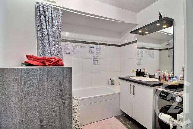 Appartement F3 à vendre - 3 pièces - 64.0 m2 - PESSAC - 33 - AQUITAINE - Century 21 A.C.O.