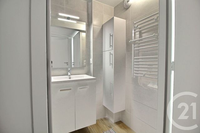 Appartement F4 à louer - 4 pièces - 67.38 m2 - PESSAC - 33 - AQUITAINE - Century 21 A.C.O