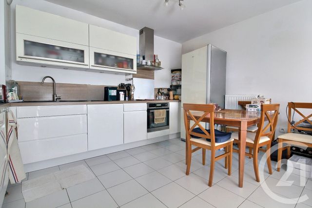 Appartement F3 à vendre - 3 pièces - 60.31 m2 - PESSAC - 33 - AQUITAINE - Century 21 A.C.O.