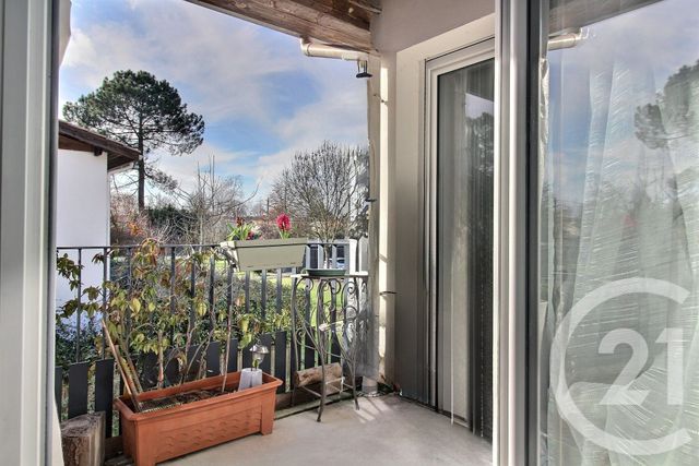 Appartement F3 à vendre - 3 pièces - 60.31 m2 - PESSAC - 33 - AQUITAINE - Century 21 A.C.O.