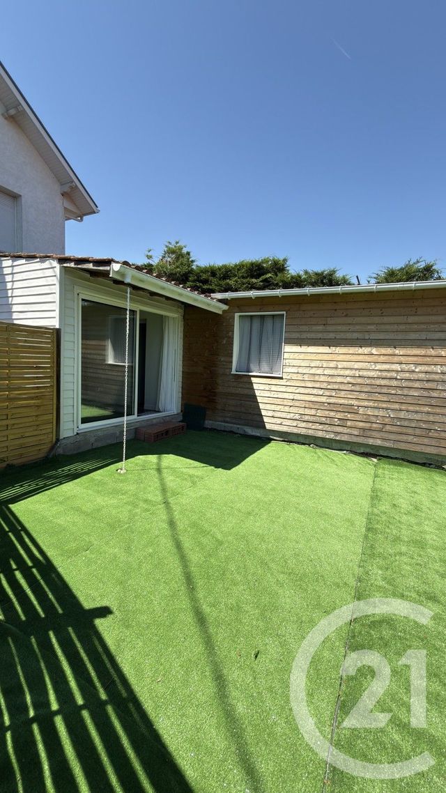 Appartement F2 à vendre - 2 pièces - 30.7 m2 - PESSAC - 33 - AQUITAINE - Century 21 A.C.O.