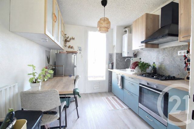 Appartement F3 à vendre - 3 pièces - 56.68 m2 - PESSAC - 33 - AQUITAINE - Century 21 A.C.O.