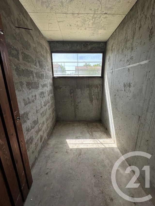 Appartement F1 à vendre - 1 pièce - 34.0 m2 - PESSAC - 33 - AQUITAINE - Century 21 A.C.O.