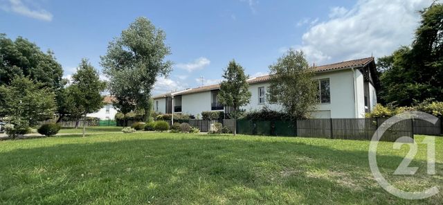 Appartement F2 à louer - 2 pièces - 40.0 m2 - PESSAC - 33 - AQUITAINE - Century 21 A.C.O.