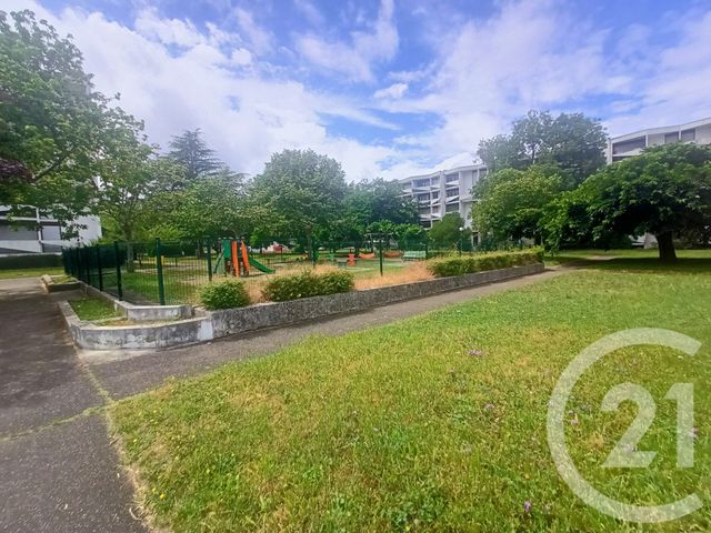 Appartement F4 à vendre - 4 pièces - 79.29 m2 - PESSAC - 33 - AQUITAINE - Century 21 A.C.O.