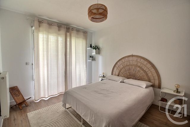 Appartement F4 à vendre - 4 pièces - 78.66 m2 - PESSAC - 33 - AQUITAINE - Century 21 A.C.O.