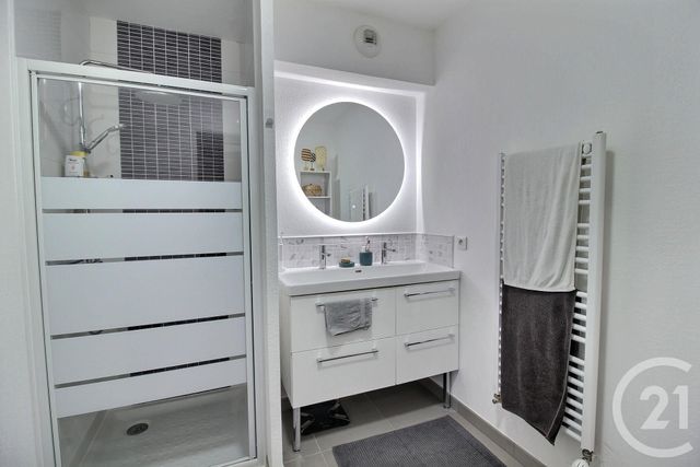 Appartement F4 à vendre - 4 pièces - 78.66 m2 - PESSAC - 33 - AQUITAINE - Century 21 A.C.O.