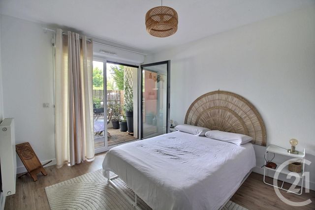 Appartement F4 à vendre - 4 pièces - 78.66 m2 - PESSAC - 33 - AQUITAINE - Century 21 A.C.O.