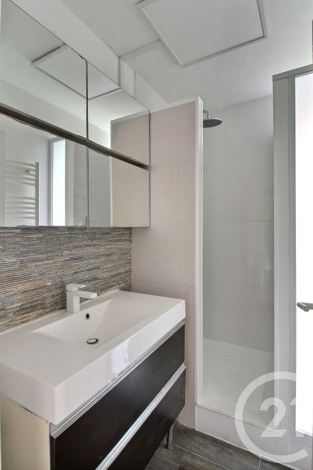 Appartement F3 à vendre - 3 pièces - 57.0 m2 - PESSAC - 33 - AQUITAINE - Century 21 A.C.O.