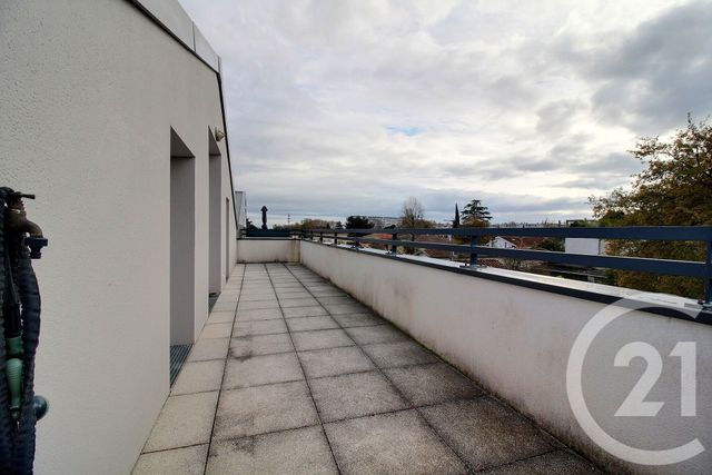 Appartement F2 à louer - 2 pièces - 44.0 m2 - PESSAC - 33 - AQUITAINE - Century 21 A.C.O.