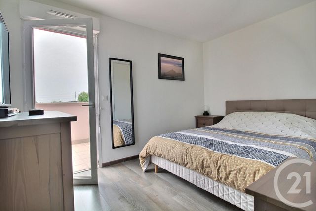 Appartement F4 à louer - 4 pièces - 83.3 m2 - PESSAC - 33 - AQUITAINE - Century 21 A.C.O.