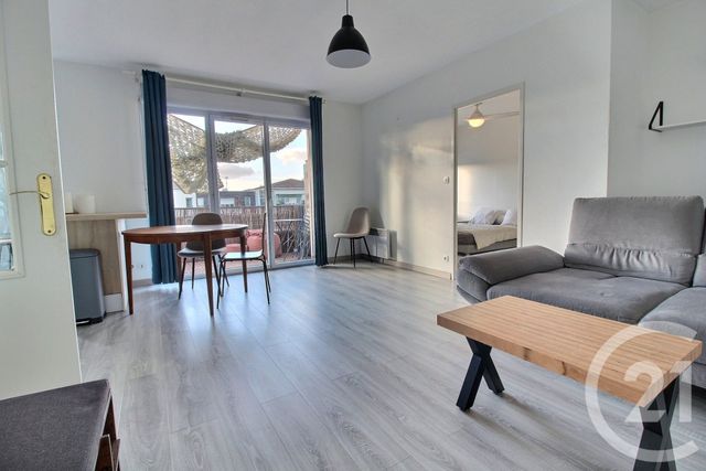 Appartement T2 à louer - 2 pièces - 48.0 m2 - MERIGNAC - 33 - AQUITAINE - Century 21 A.C.O.