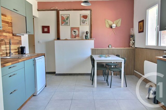 Appartement T2 à louer - 2 pièces - 45.0 m2 - PESSAC - 33 - AQUITAINE - Century 21 A.C.O.