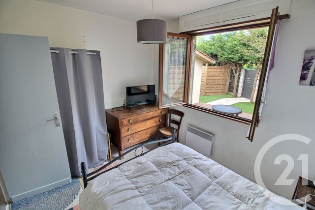 Appartement T2 à louer - 2 pièces - 45.0 m2 - PESSAC - 33 - AQUITAINE - Century 21 A.C.O.