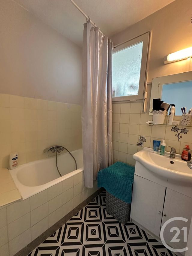 Appartement F4 à vendre - 4 pièces - 63.61 m2 - PESSAC - 33 - AQUITAINE - Century 21 A.C.O