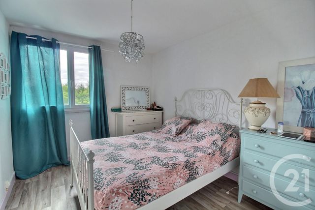 Appartement F4 à vendre - 4 pièces - 63.61 m2 - PESSAC - 33 - AQUITAINE - Century 21 A.C.O